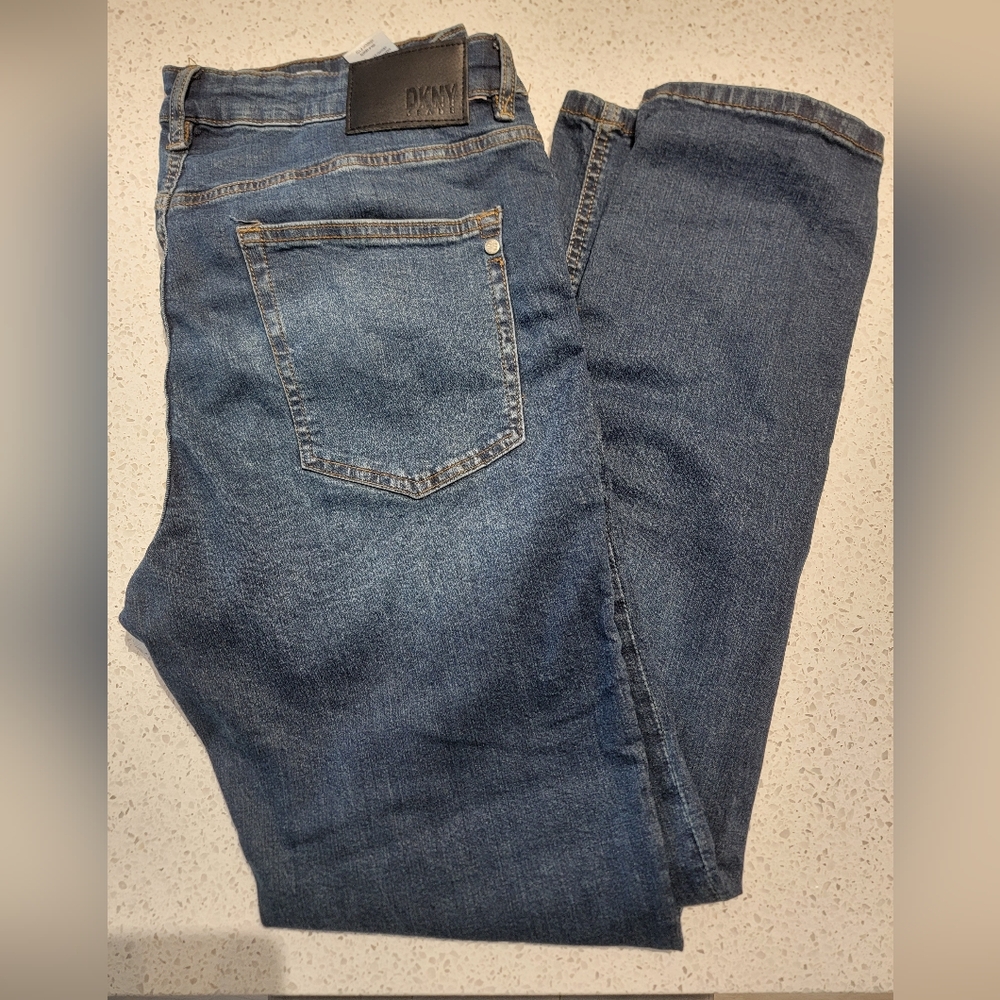 DKNY Men's Straight Fit Blue Jeans